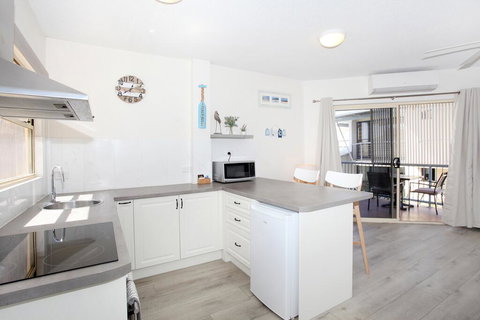 FABULOUS BEACHFRONT POSITION - Stayed 3