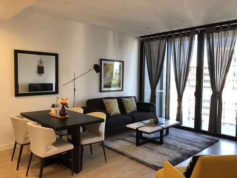 Family Home -Best Of South Bank With Car Park - Stayed 2