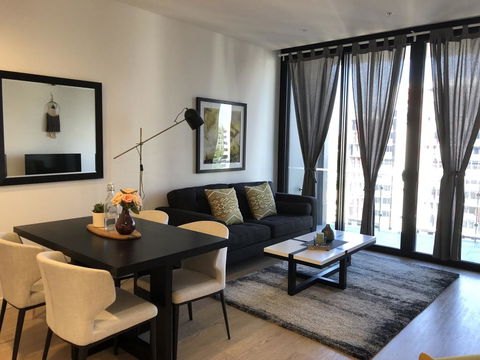 Family Home -Best Of South Bank With Car Park - Stayed 1