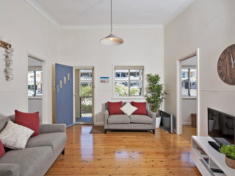 Fingal Beach Shack @ Fingal Bay - Stayed 0
