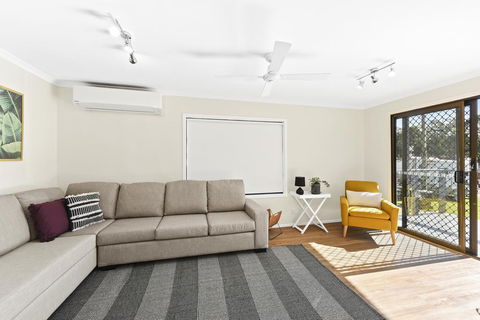 Flynns Beach Caravan Park - Stays Accommodation 2