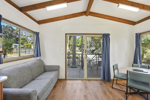 Flynns Beach Caravan Park - Stays Accommodation 1