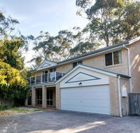 Four Bedroom Quality Townhouse - Stays Accommodation