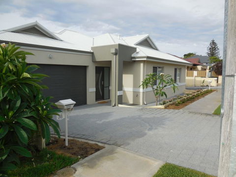 Frangipani Villa Innaloo - Stayed 2