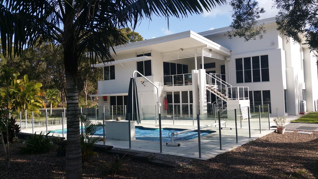 Nikenbah QLD Stayed