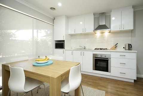 Garden City Luxury Apt - Stays Accommodation 2