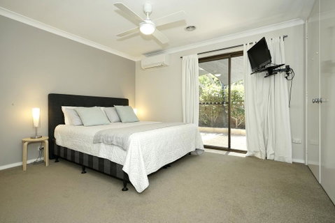 Garden City Luxury Apt - Stays Accommodation 3