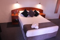 Gateway Motor Inn