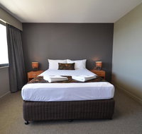 Gladstone Reef Hotel Motel - Stays Accommodation