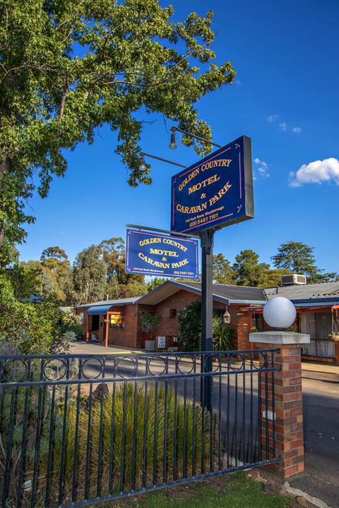 Golden Country Motel And Caravan Park - Stayed 3