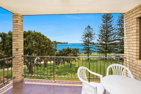 Golden Shores U8, 21 Landsborough Parade - Stays Accommodation 0