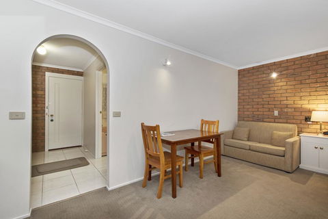 Golden Square Motor Inn - Stayed 2