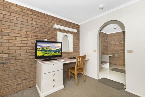 Golden Square Motor Inn - Stayed 1