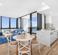 Grand Beach Views in 2-Bed Apartment With Balcony - Stayed