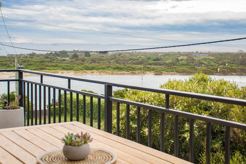 Granite Beach House - Stayed 2