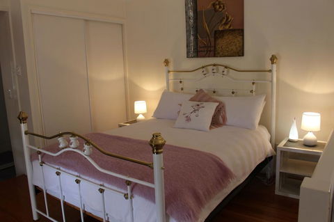 Granite Gardens Cottages & Lake Retreat - Stayed 1