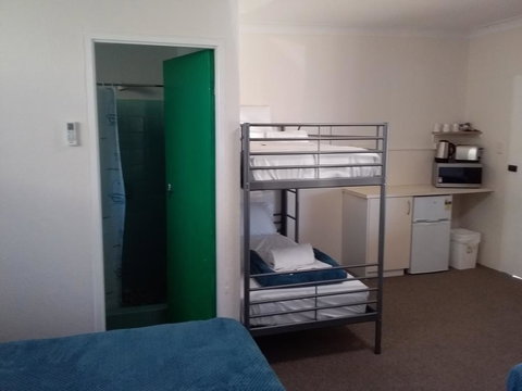 Green Door Motel - Stays Accommodation 1