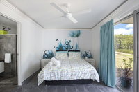 Book East Lynne Accommodation Vacations Stayed Stayed