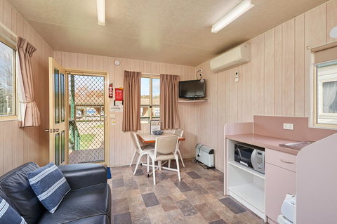 Gundagai Cabins & Tourist Park - Stayed 2