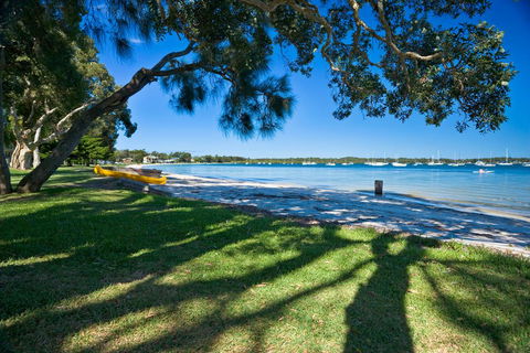 Hamptons Coastline Retreat- Waterfront With A Heated Pool - Stays Accommodation 1