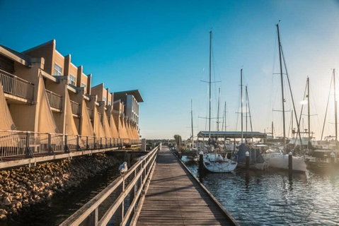 Harbour View Apartment - Stays Accommodation 3