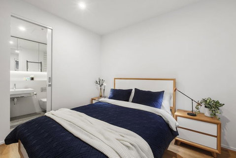 Heart Of Windsor Apartment By Ready Set Host - Stays Accommodation 1