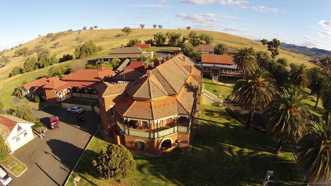 Hermitage Hill Country Retreat - Stays Accommodation 0