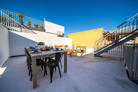 Higher Ground On Seaview-Superb Beach Lifestyle - Wifi - Metres From The Beach - Stayed 2
