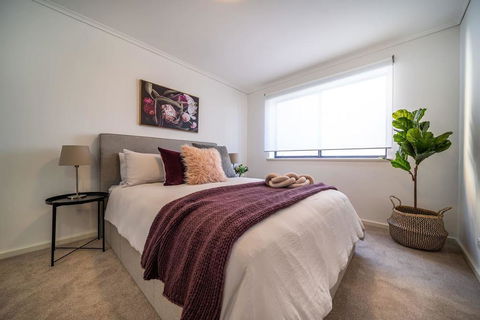 Higher Ground On Seaview-Superb Beach Lifestyle - Wifi - Metres From The Beach - Stayed 1