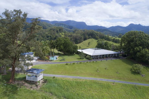 Hillcrest Mountain View Retreat - Stays Accommodation 0