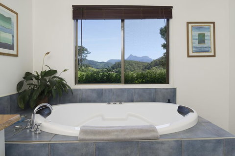 Hillcrest Mountain View Retreat - Stays Accommodation 2