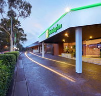 Holiday Inn Warwick Farm - Stays Accommodation