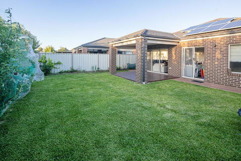 Homely Getaways In Central Pakenham - Pet Friendly - Stayed 0