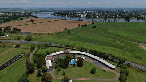 Jacaranda Motor Lodge - Stays Accommodation 3
