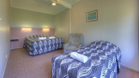 Jacaranda Motor Lodge - Stays Accommodation 1