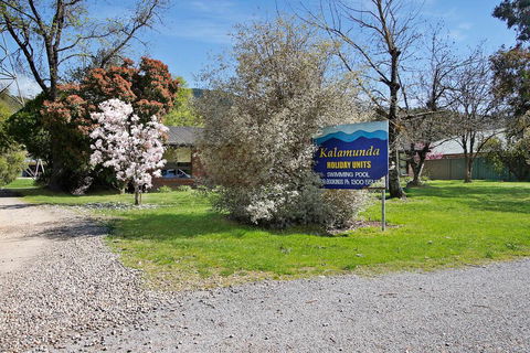 Kalamunda 6 - On The Rail Trail - Stays Accommodation 0