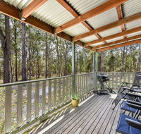 Kangaroo Cottage - cute Accom in bushland setting
