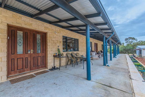 Kangaroo Lake Homestead - Stayed 2