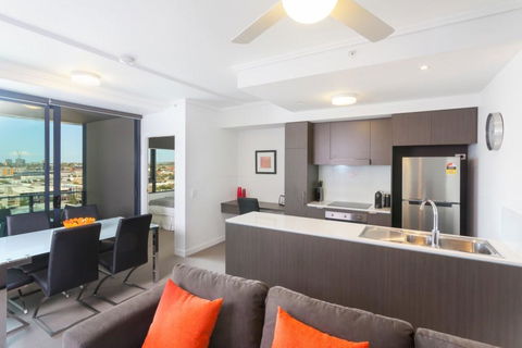 Keeping Cool On Connor - Executive 2BR Fortitude Valley Apartment With Pool And Views - Stays Accommodation 0