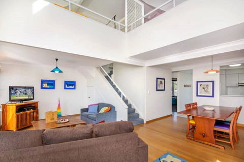 Kendall Beach Apartments 5 - Belongil Beach - Stays Accommodation 1