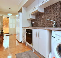 King II - you can honestly walk to Bimbadgen and Hope Estate concerts - Stayed