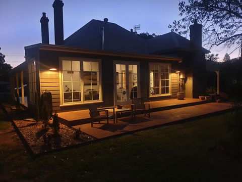 Kings Cottage Uralla - Stays Accommodation 1