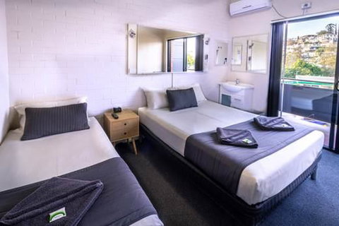Kingsford Riverside Inn - Stays Accommodation 3