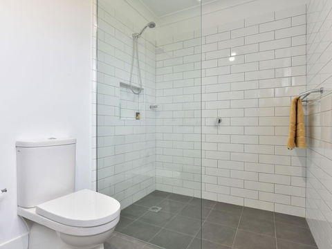 Kinloch Cottage Renovated To New On Daisy Hill Vineyard - Stayed 0