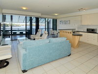 Kirribilli 13 - 2 BDRM Riverview Apartment