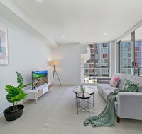 KOZYGURU MASCOT WALK TO STATION MODERN DESIGNER 2 BED APT FREE PARKING NMA260-312 - Stayed