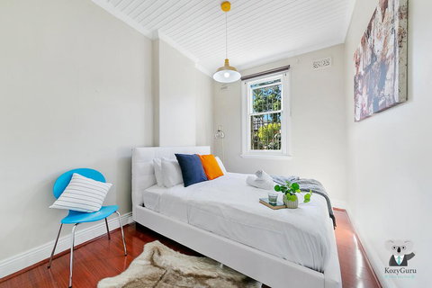 KOZYGURU SYDNEY CBD DARLINGHURST SPLIT LEVEL 2 BEDROOM TOWNHOUSE NDA023 - Stays Accommodation 2