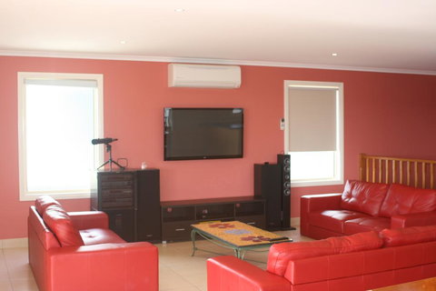 La Vista - Stays Accommodation 3