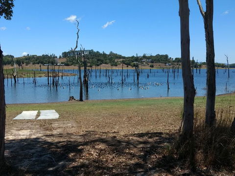 Lake Tinaroo Waterfrontage - Stayed 2