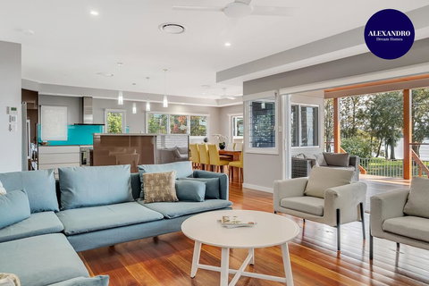 LAKEFRONT And SUNSET HAVEN - Stayed 0